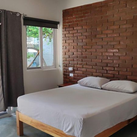 Casa Sixta A 7Min Del Aeropuerto Internacional Pmx Y 2 Cuadras Terminal Autob Ado Hotel ปูแอร์โตเอสกอนดิโด ภายนอก รูปภาพ
